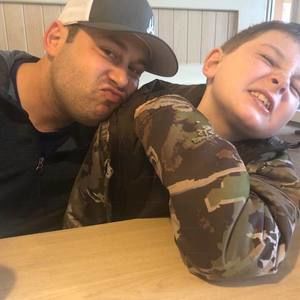 Meet your Posher, Dustin